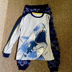 Boys fleece 10-12 pjs